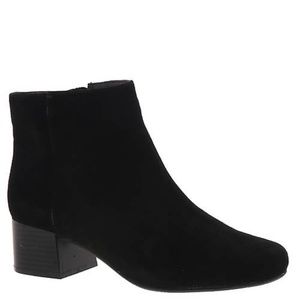 Kenneth Cole black suede boots